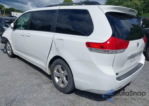 2013 Toyota Sienna Le V6 8 Passenger from USA, damaged, VIN 5TDKK3DC4DS296135